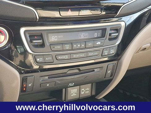 Used 2020 Honda Pilot Touring image 18