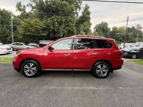 Used 2018 Nissan Pathfinder SV w/ Cargo Package FWD image 7