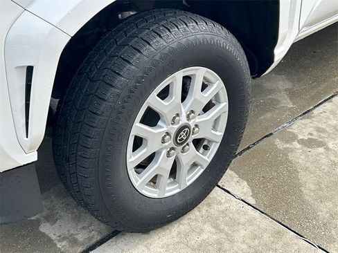 Used 2024 Toyota Tacoma image 11