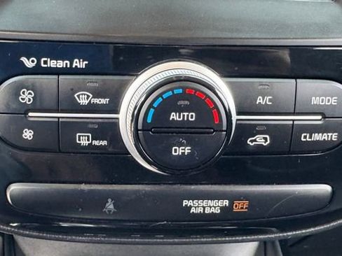 Used 2018 Kia Soul ! FWD image 26