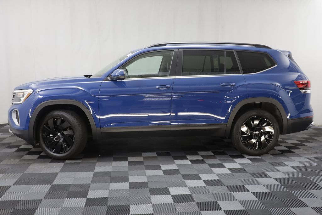 Used 2026 Volkswagen Atlas SE w/ Black Wheel Package AWD/4WD image 4