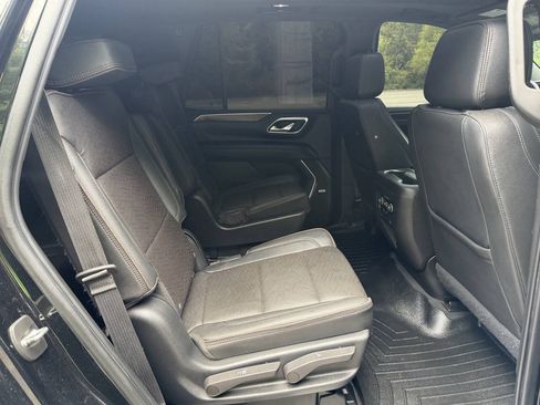 Used 2022 Chevrolet Tahoe High Country w/ Premium Package 2 AWD/4WD image 15
