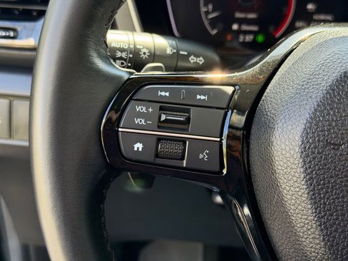 Used 2025 Honda Pilot Touring image 20