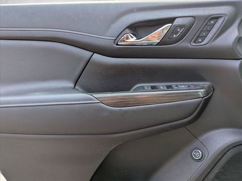 Used 2023 GMC Acadia SLT w/ Elevation Edition AWD/4WD image 10