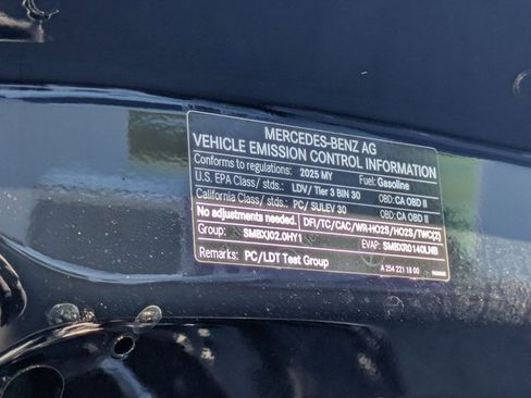 Certified 2025 Mercedes-Benz GLC 300 image 22