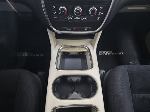 Used 2014 Dodge Grand Caravan SXT image 31