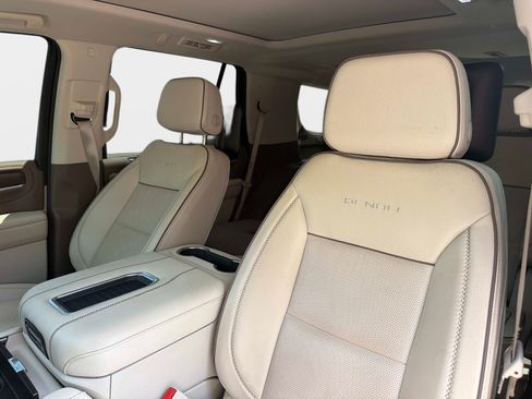 Used 2023 GMC Yukon Denali AWD/4WD image 22