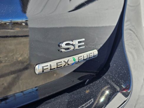 Used 2016 Ford Focus SE w/ SE Winter Package FWD image 14