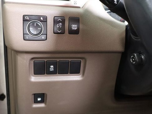 Used 2013 Lexus GX 460 w/ Comfort Plus Pkg image 26