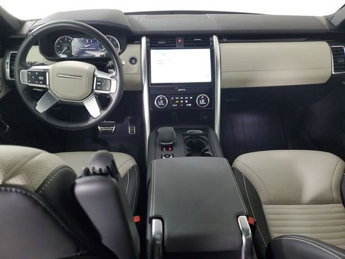 Used 2023 Land Rover Discovery Metropolitan Edition AWD/4WD image 15