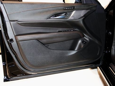 Used 2021 Cadillac CT4 V image 36