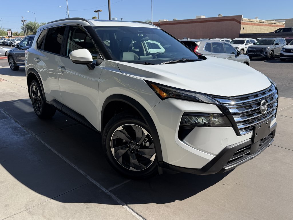 Used 2026 Nissan Rogue SV w/ SV Premium Package FWD image 6