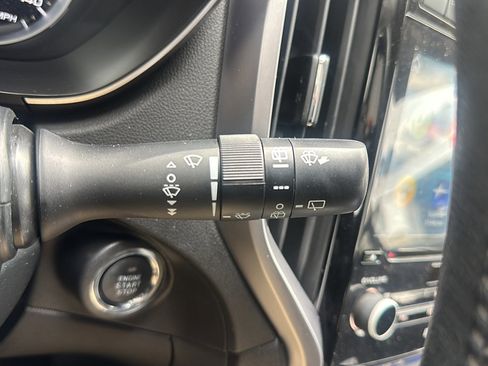 Used 2022 Subaru Ascent Limited w/ Technology Package image 37