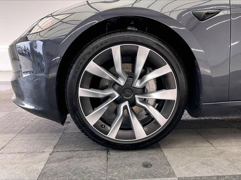 Used 2025 Tesla Model 3 Long Range RWD image 8