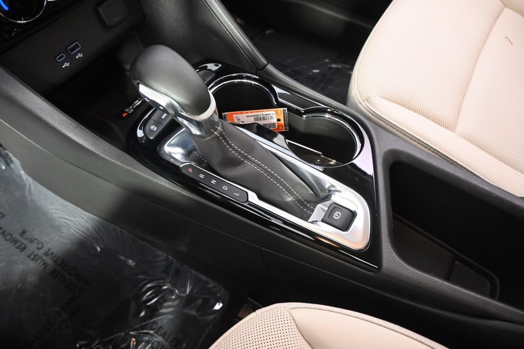Used 2025 Buick Encore GX Sport Touring w/ Advanced Technology Package AWD/4WD image 31