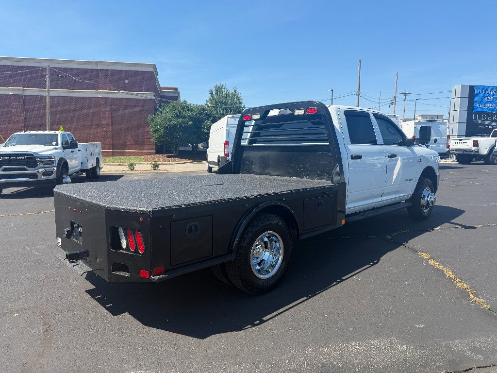 Used 2022 RAM 3500 Tradesman w/ Chrome Appearance Group RWD image 2