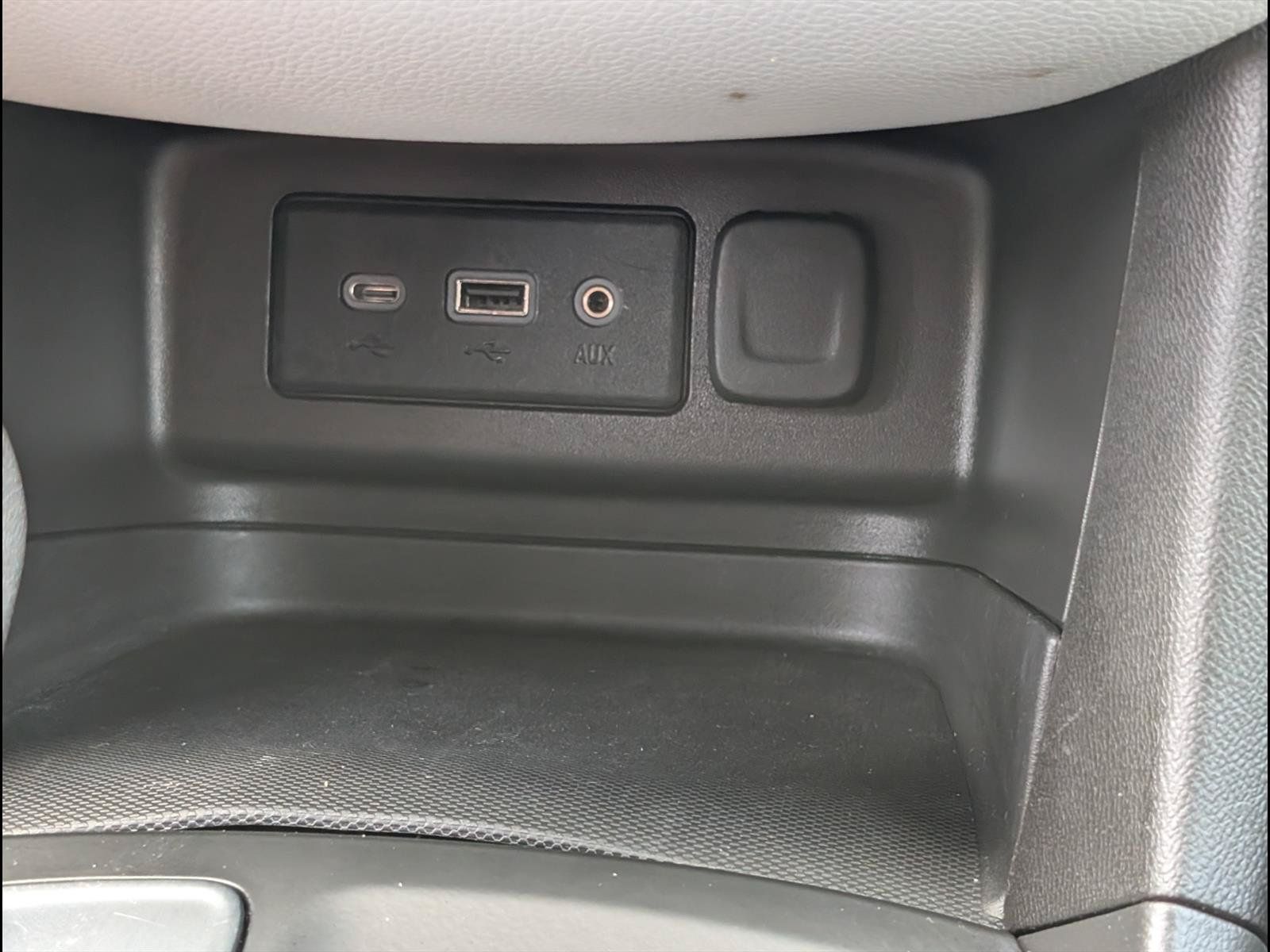Used 2020 Chevrolet Equinox LT FWD image 16