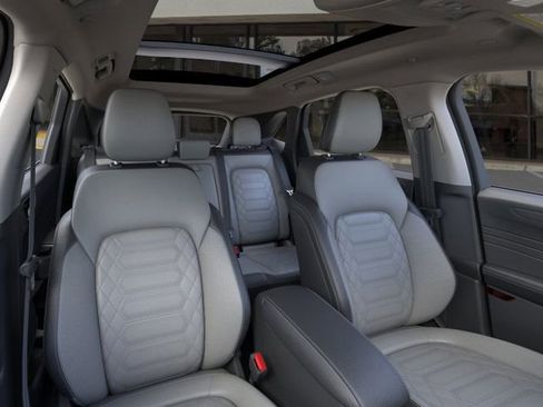 Used 2024 Ford Escape SE w/ PHEV Premium Package image 10