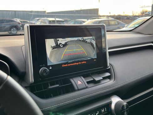 Used 2025 Toyota RAV4 XLE image 17