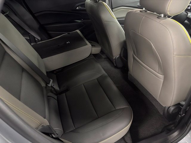 Used 2025 Chevrolet Trax ACTIV w/ Driver Confidence Package FWD image 11