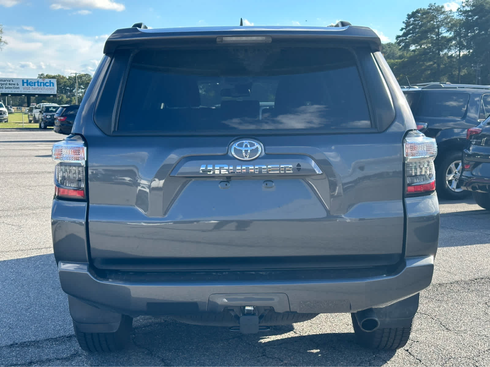 Used 2022 Toyota 4Runner SR5 w/ TRD Black Wheel Package (TMS) AWD/4WD image 8