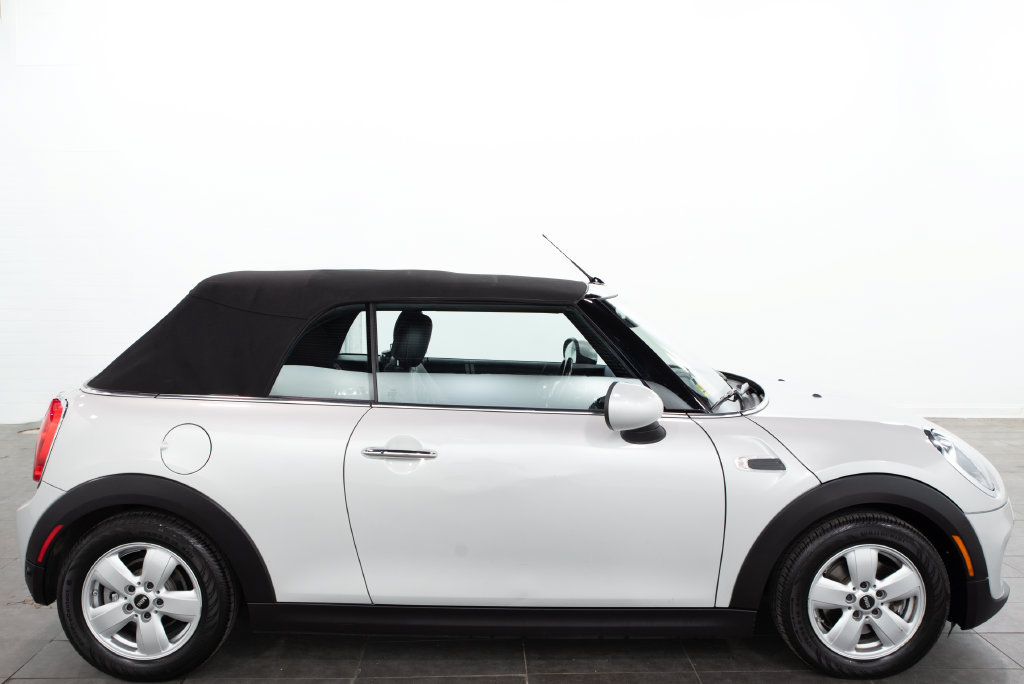 Used 2017 MINI Cooper Convertible FWD image 15