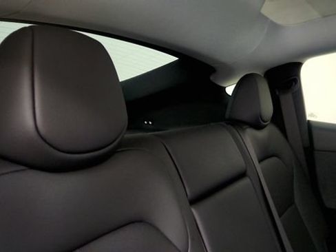Used 2026 Tesla Model Y Long Range RWD image 54
