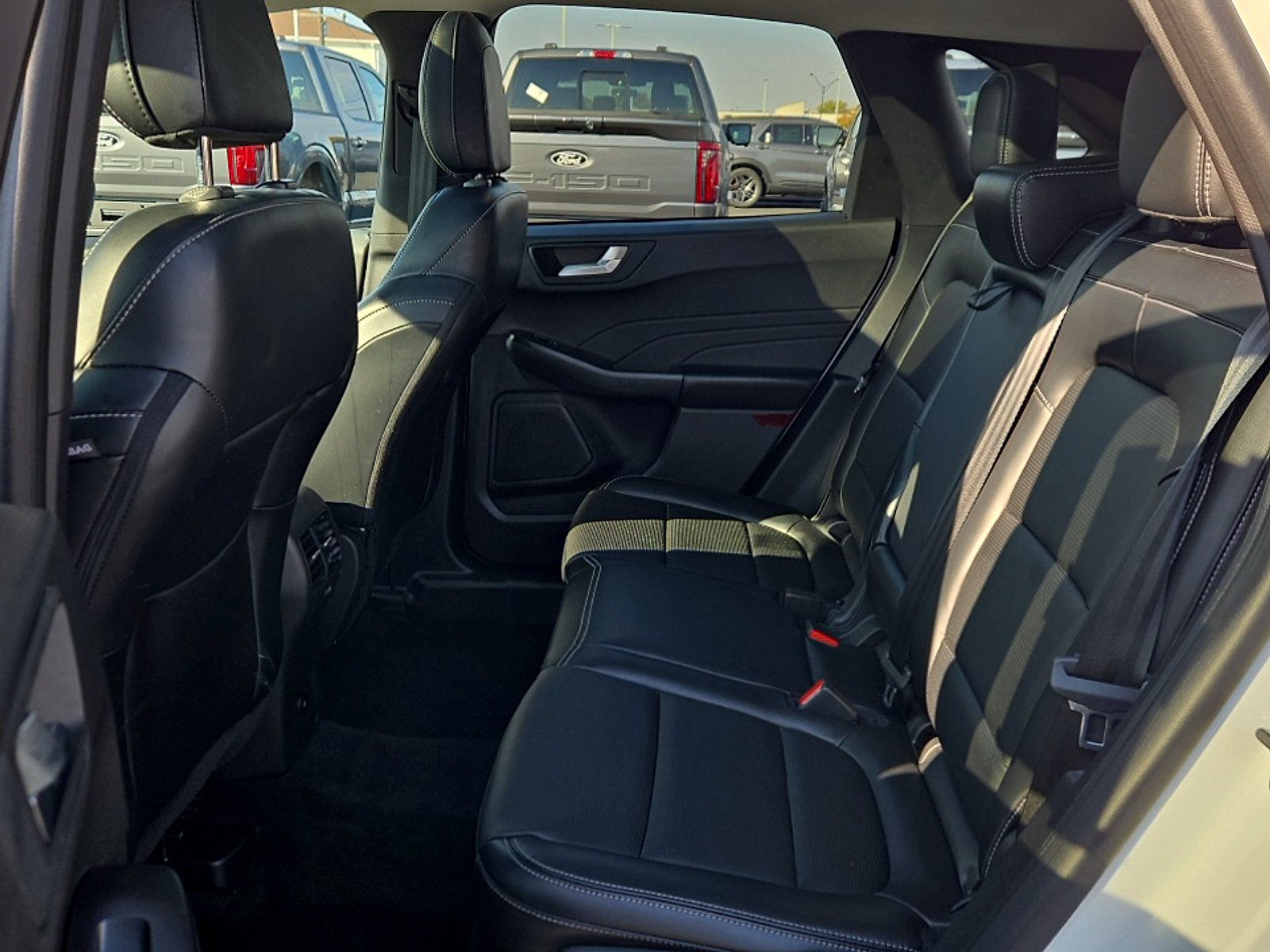 Used 2023 Ford Escape Platinum AWD/4WD image 21