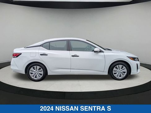 Used 2024 Nissan Sentra S image 2