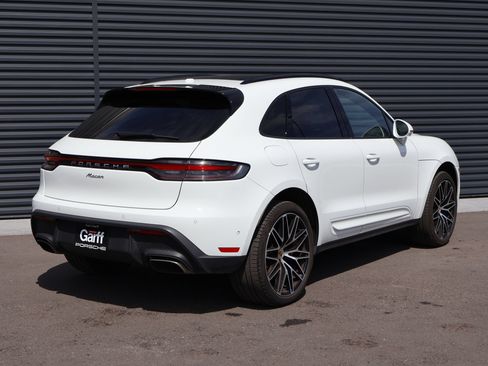 Used 2024 Porsche Macan AWD/4WD image 9
