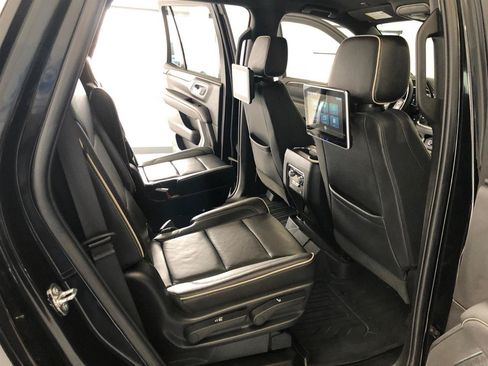 Used 2022 GMC Yukon SLT AWD/4WD image 16
