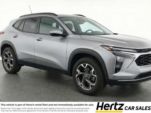 Used 2025 Chevrolet Trax LT w/ LT Convenience Package image 1