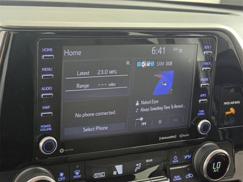 Used 2022 Toyota Highlander LE image 29