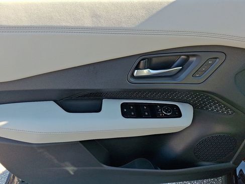 Used 2023 Nissan Ariya ENGAGE image 13