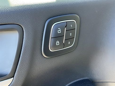 New 2025 Ford Escape SE w/ PHEV Premium Package image 18