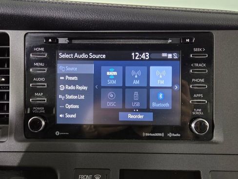 Used 2018 Toyota Sienna XLE w/ XLE Navigation Package image 22