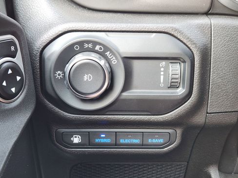 Used 2023 Jeep Wrangler Unlimited w/ Sun & Screen Package AWD/4WD image 30
