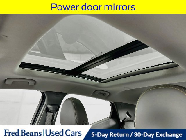 Used 2022 Chevrolet Bolt EUV Premier w/ Sun & Sound Package FWD image 27