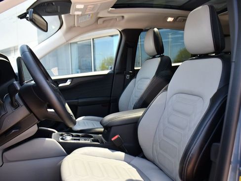 Used 2023 Ford Escape Platinum w/ Premium Technology Package AWD/4WD image 13