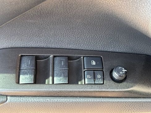 Used 2022 Toyota Camry SE w/ Convenience Package image 6