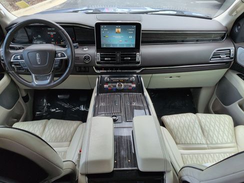 Used 2021 Lincoln Navigator Black Label w/ Cargo Convenience Package AWD/4WD image 16