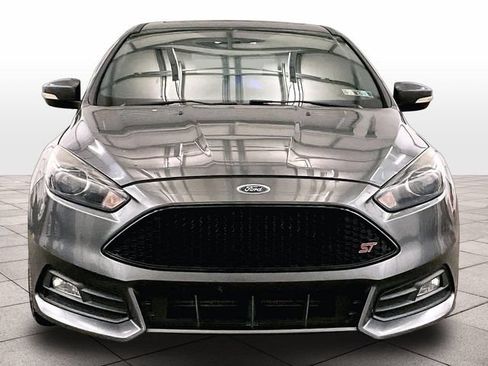 Used 2017 Ford Focus ST w/ Equipment Group 401A FWD image 3