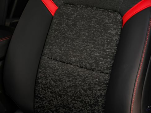 Used 2024 Chevrolet Colorado Z71 w/ Z71 Convenience Package 2 image 39