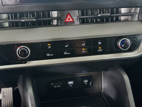 Used 2025 Kia Sportage LX image 22