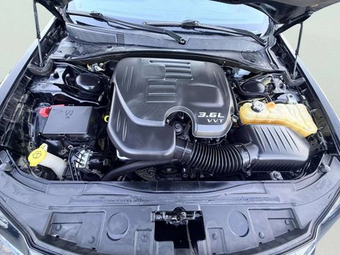 Used 2011 Chrysler 300 Limited RWD image 9