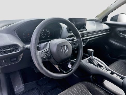 Certified 2024 Honda HR-V LX image 9