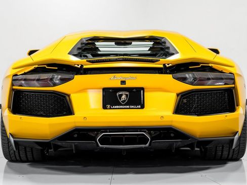 Used 2015 Lamborghini Aventador LP 700-4 AWD/4WD image 4
