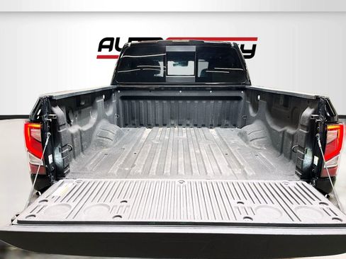 Used 2024 Nissan Titan PRO-4X w/ Pro-4x Convenience Package AWD/4WD image 28