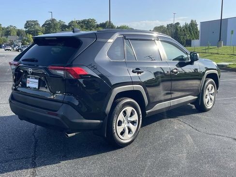 Used 2021 Toyota RAV4 LE AWD/4WD image 14
