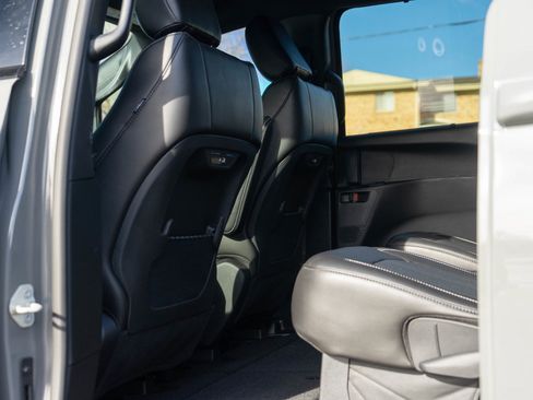 Used 2024 Chrysler Pacifica Touring-L w/ S Appearance Package image 26